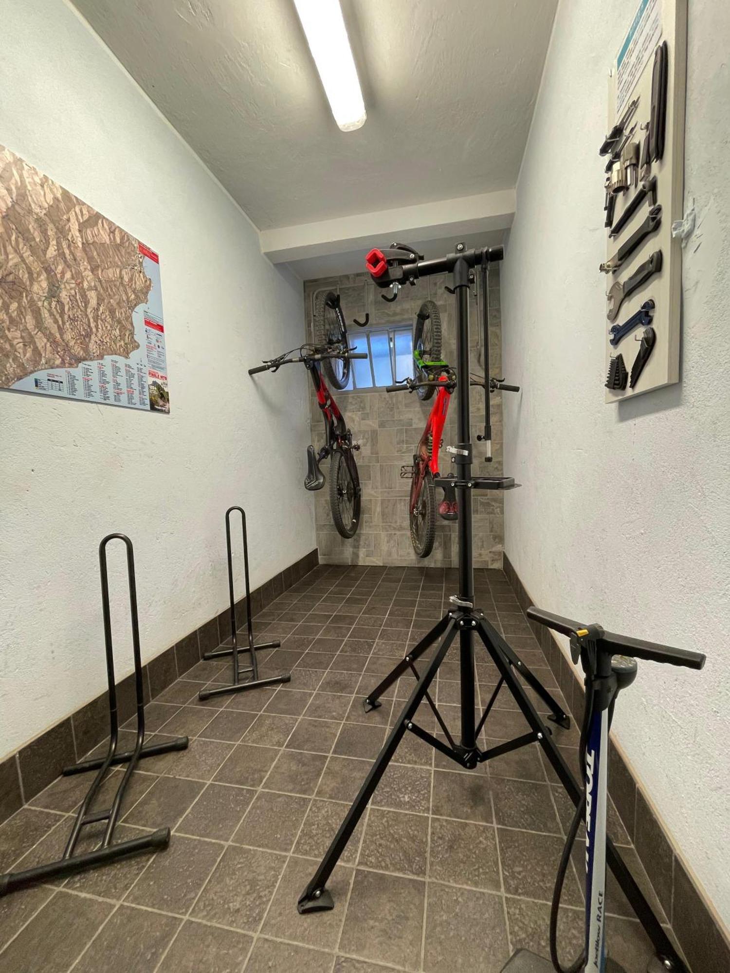 Biker'S Blue Cove Apartment Финале Лигуре Екстериор снимка